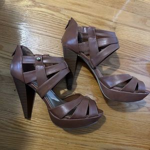 G by Guess tan strappy heeled sandals size 8